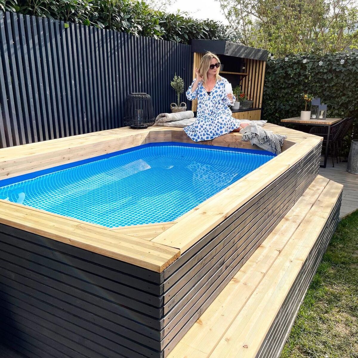 15 Wooden Pool Decks 12